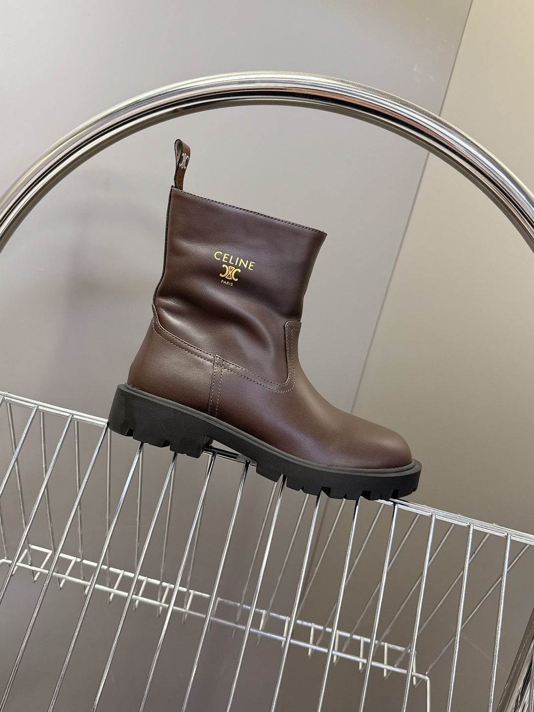 CELINE思琳秋冬专柜最新款一脚蹬短靴 超多明星网红种草 时尚博主同款 早秋力推单品！复古欧美风格 炸