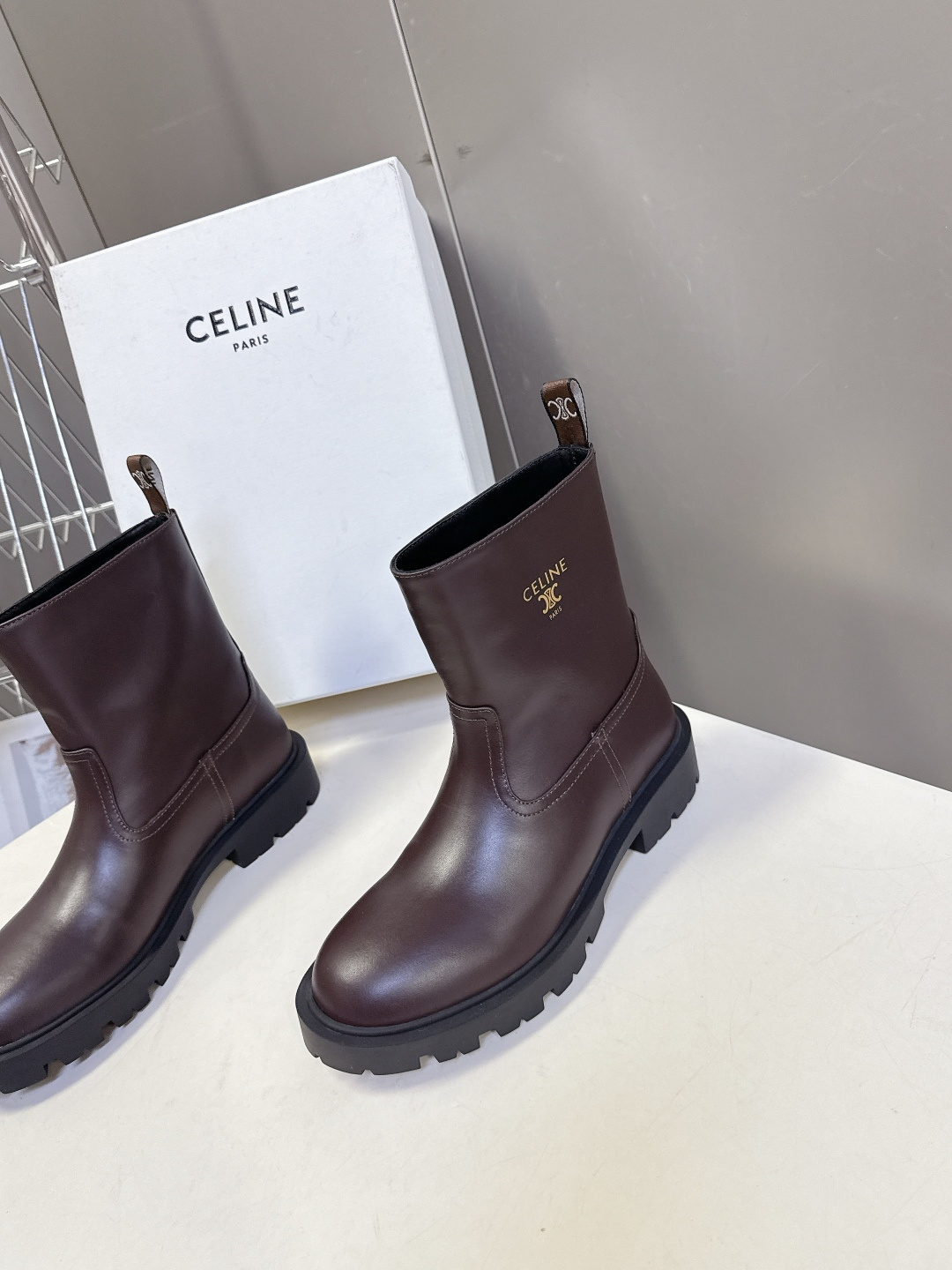 CELINE思琳秋冬专柜最新款一脚蹬短靴 超多明星网红种草 时尚博主同款 早秋力推单品！复古欧美风格 炸