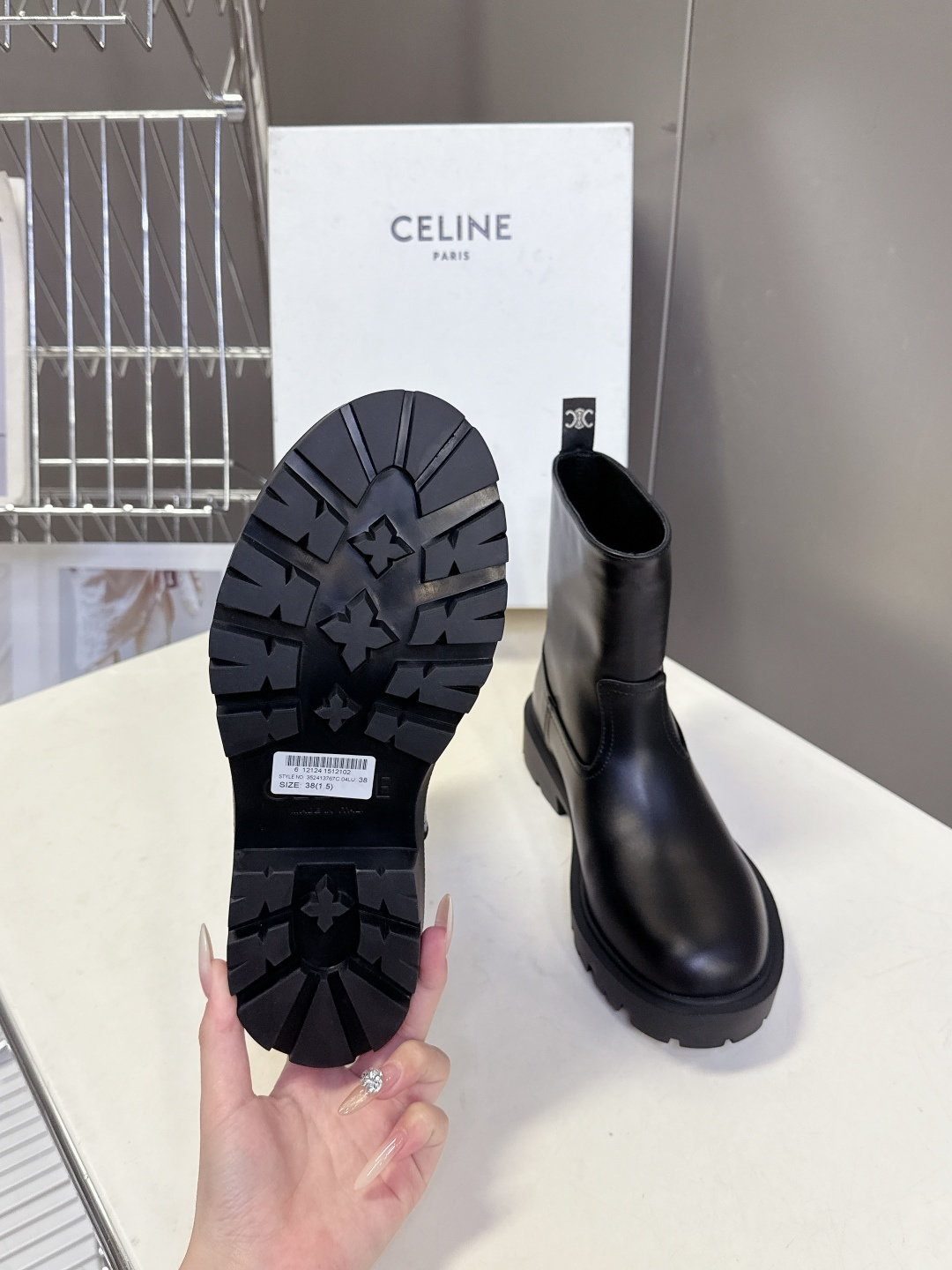 CELINE思琳秋冬专柜最新款一脚蹬短靴 超多明星网红种草 时尚博主同款 早秋力推单品！复古欧美风格 炸