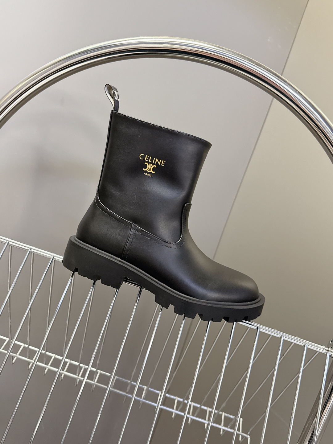CELINE思琳秋冬专柜最新款一脚蹬短靴 超多明星网红种草 时尚博主同款 早秋力推单品！复古欧美风格 炸
