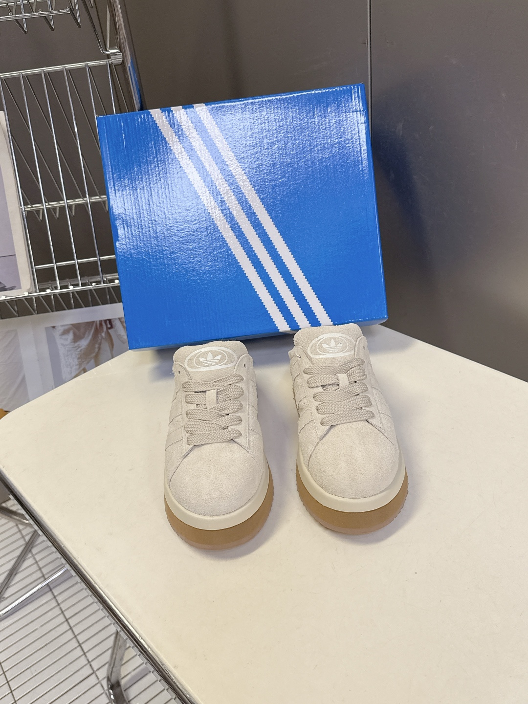 阿迪达斯adidas三叶草秋冬最款新厚底毛毛鞋 雪地靴 超多明星网红种草 正品两双购入开发 秋冬必备毛毛