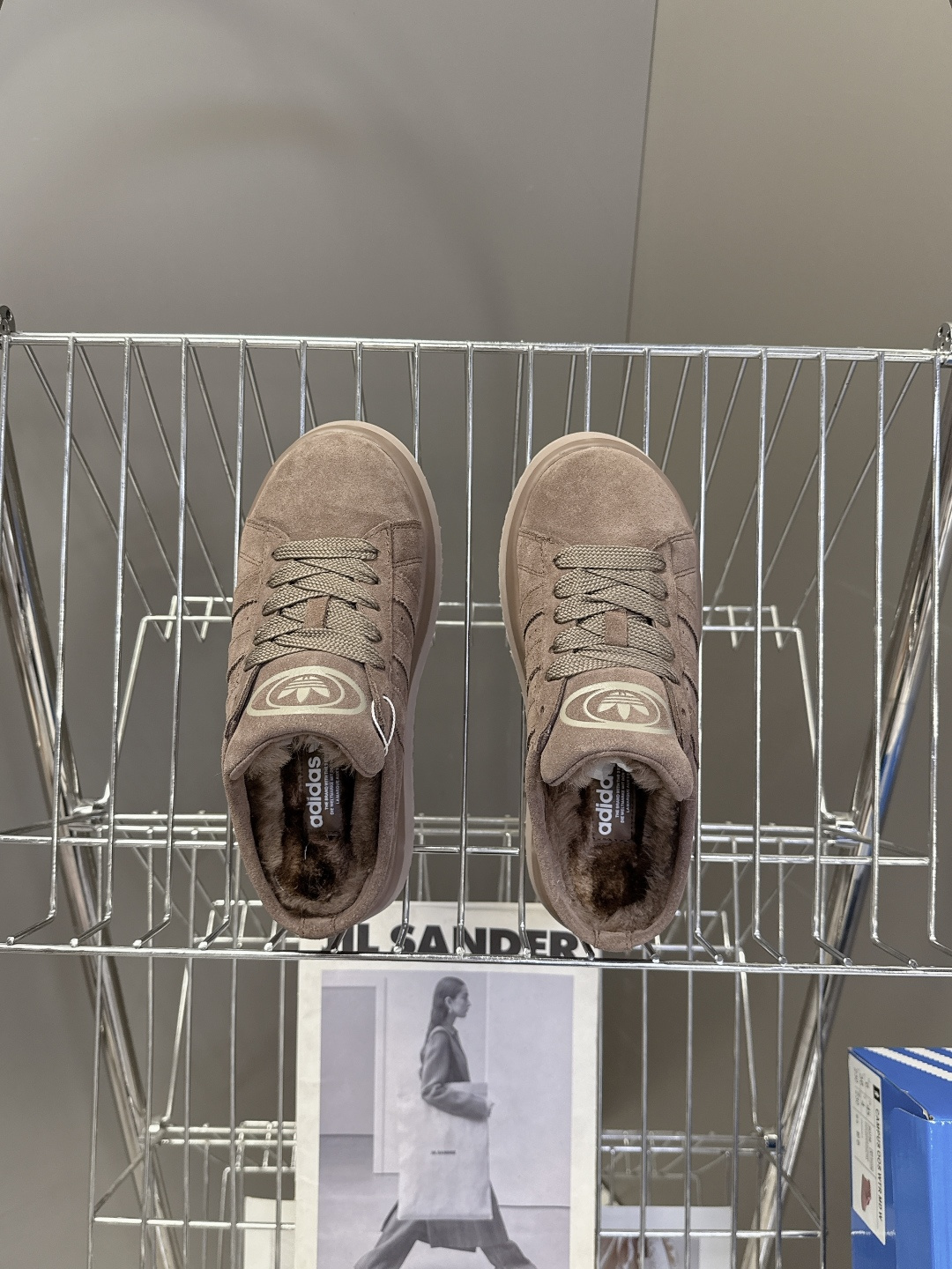 阿迪达斯adidas三叶草秋冬最款新厚底毛毛鞋 雪地靴 超多明星网红种草 正品两双购入开发 秋冬必备毛毛