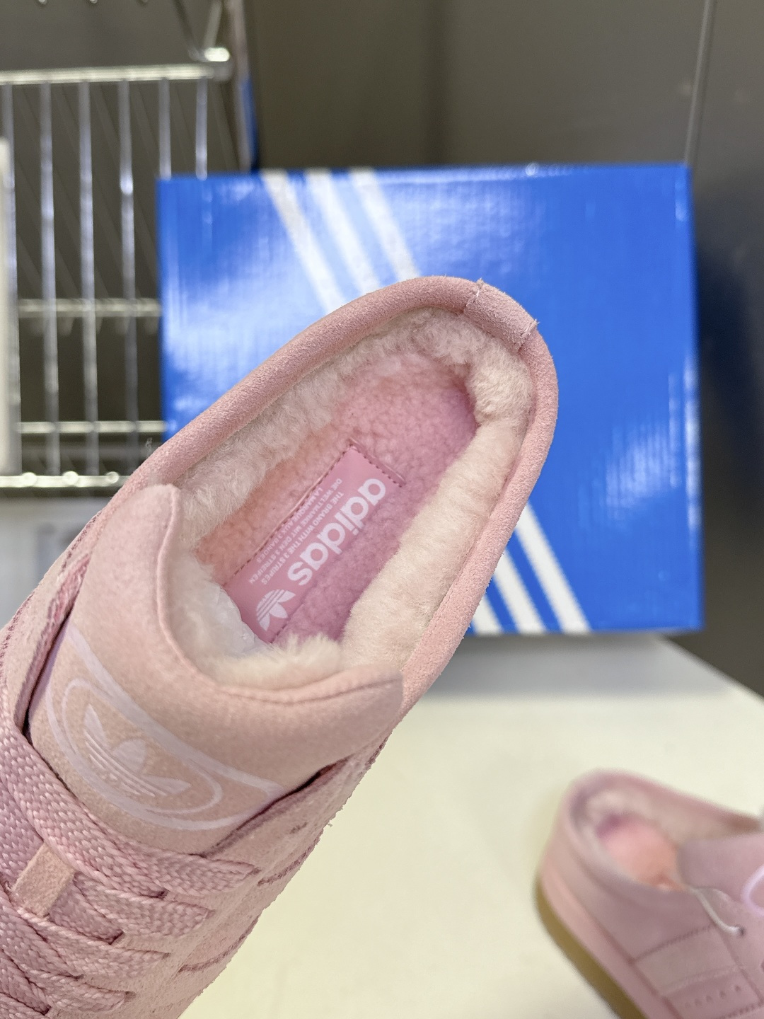 阿迪达斯adidas三叶草秋冬最款新厚底毛毛鞋 雪地靴 超多明星网红种草 正品两双购入开发 秋冬必备毛毛