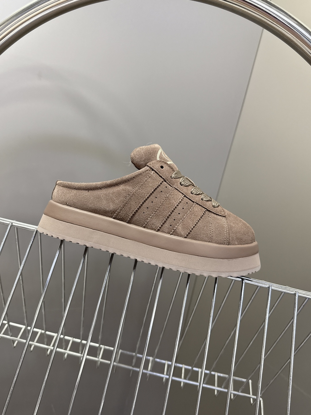 阿迪达斯adidas三叶草秋冬最款新厚底毛毛鞋 雪地靴 超多明星网红种草 正品两双购入开发 秋冬必备毛毛