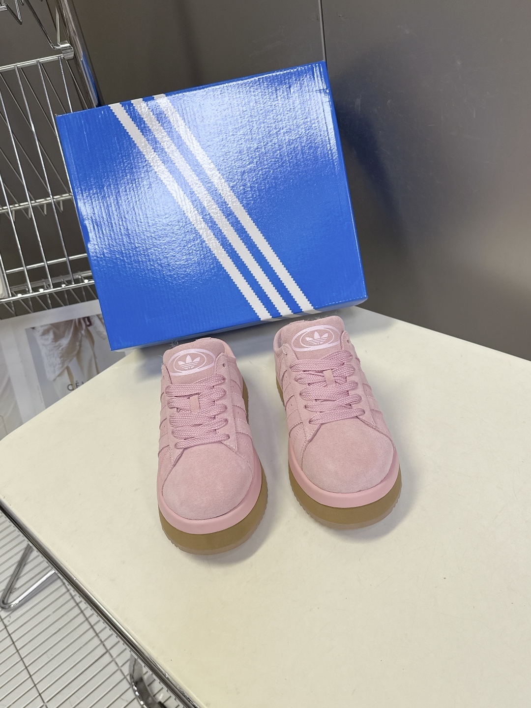 阿迪达斯adidas三叶草秋冬最款新厚底毛毛鞋 雪地靴 超多明星网红种草 正品两双购入开发 秋冬必备毛毛