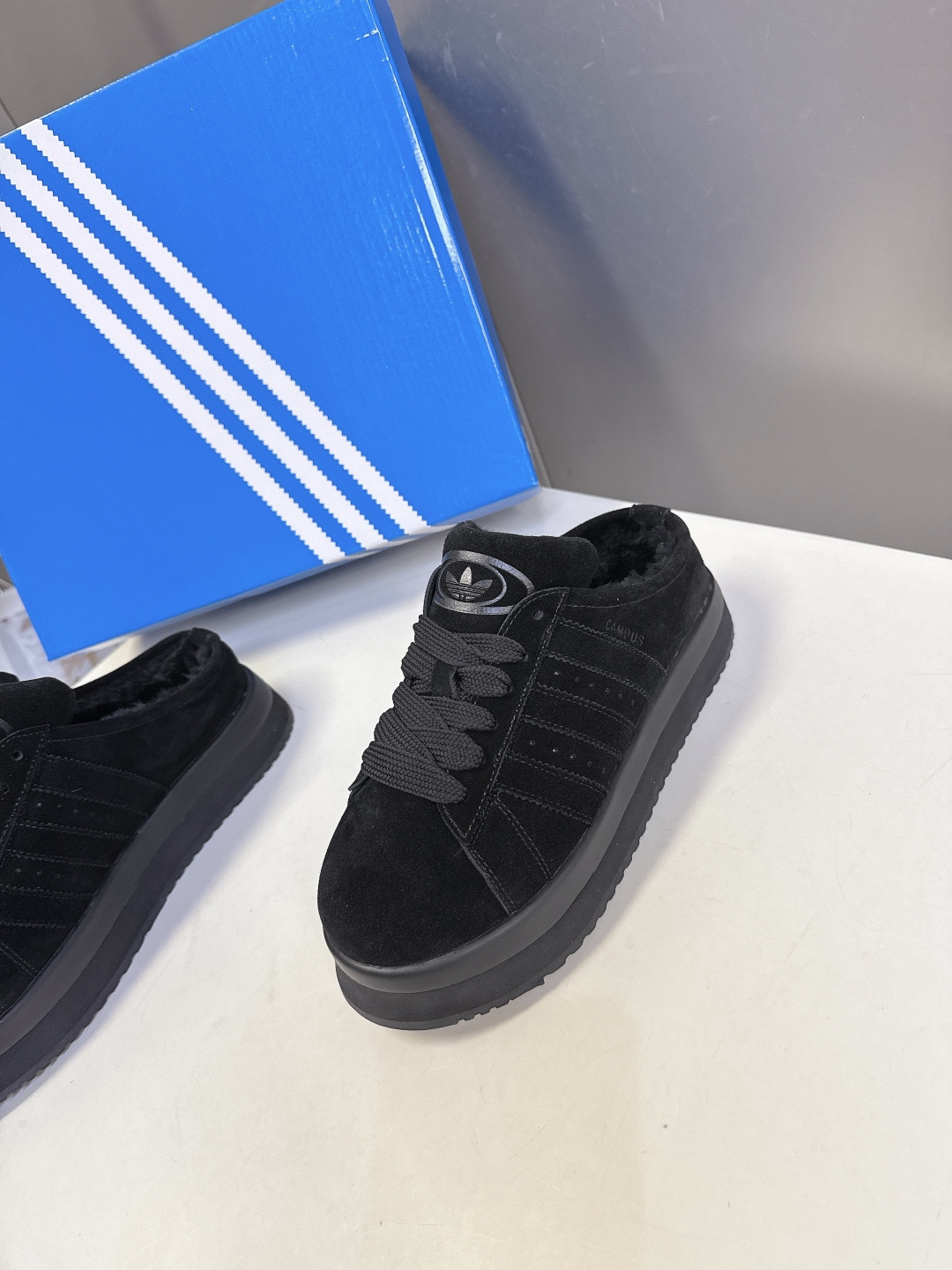 阿迪达斯adidas三叶草秋冬最款新厚底毛毛鞋 雪地靴 超多明星网红种草 正品两双购入开发 秋冬必备毛毛