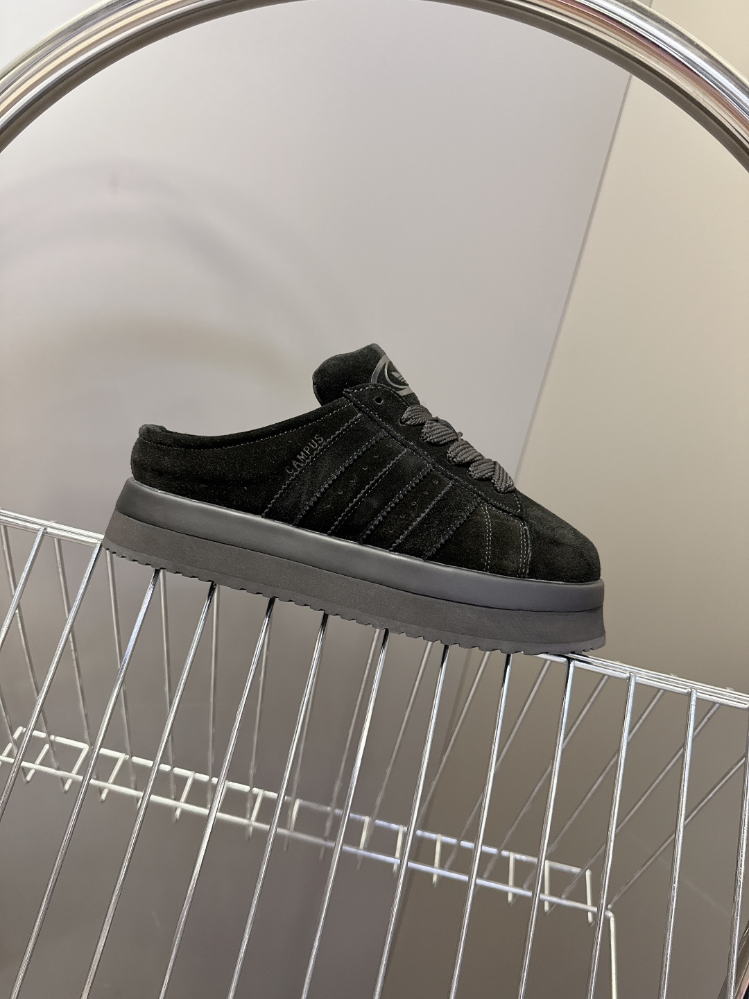 阿迪达斯adidas三叶草秋冬最款新厚底毛毛鞋 雪地靴 超多明星网红种草 正品两双购入开发 秋冬必备毛毛