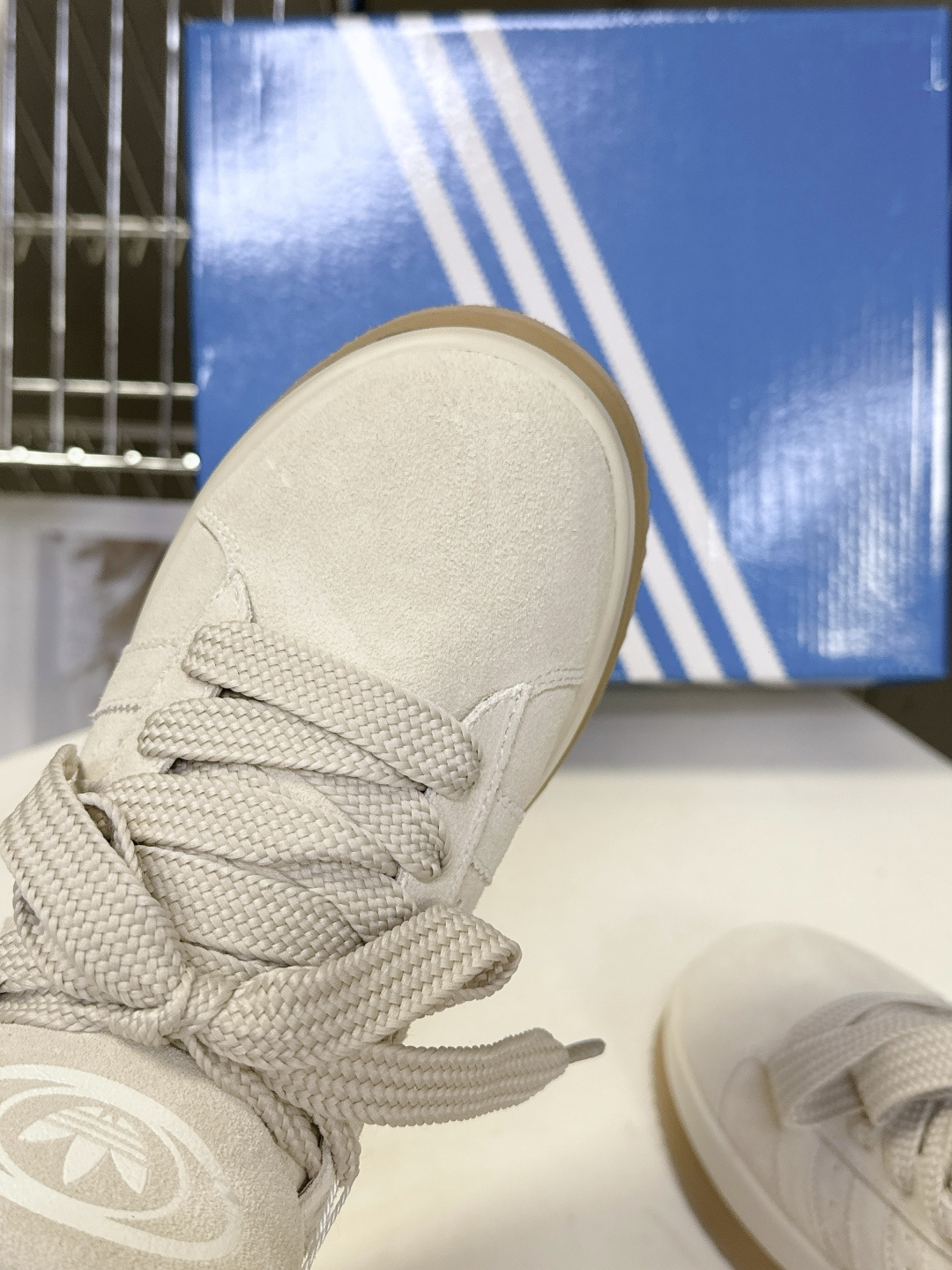 阿迪达斯adidas三叶草秋冬最款新厚底毛毛鞋 雪地靴 超多明星网红种草 正品两双购入开发 秋冬必备毛毛