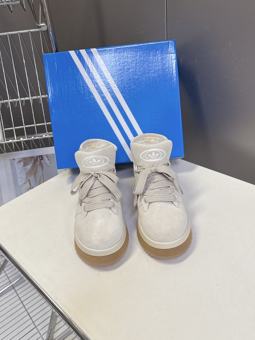 阿迪达斯adidas三叶草秋冬最款新厚底毛毛鞋 雪地靴 超多明星网红种草 正品两双购入开发 秋冬必备毛毛