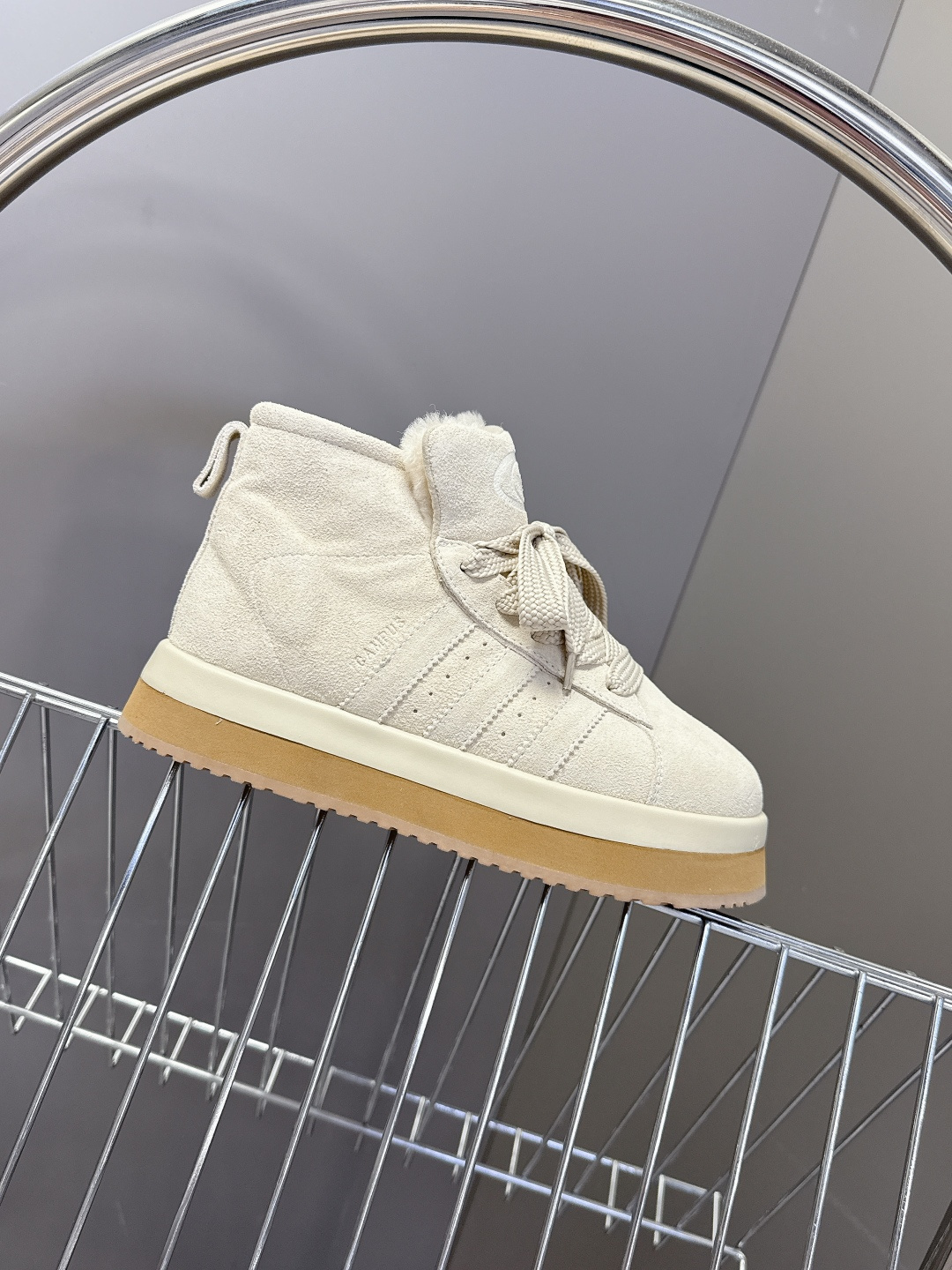 阿迪达斯adidas三叶草秋冬最款新厚底毛毛鞋 雪地靴 超多明星网红种草 正品两双购入开发 秋冬必备毛毛