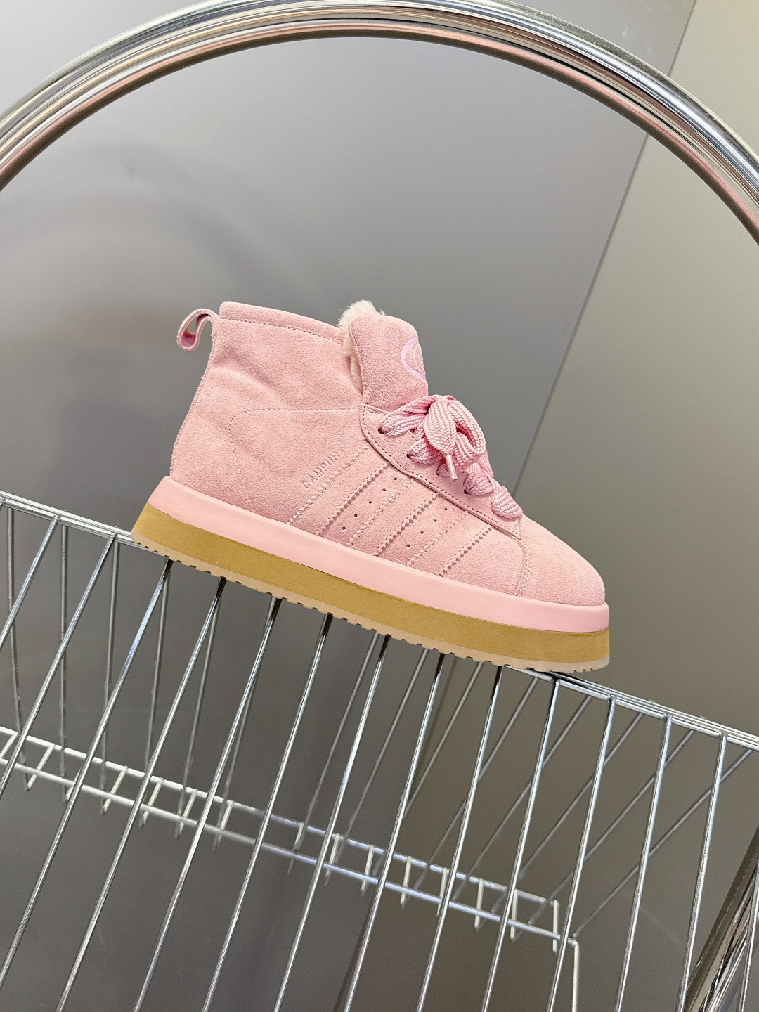 阿迪达斯adidas三叶草秋冬最款新厚底毛毛鞋 雪地靴 超多明星网红种草 正品两双购入开发 秋冬必备毛毛