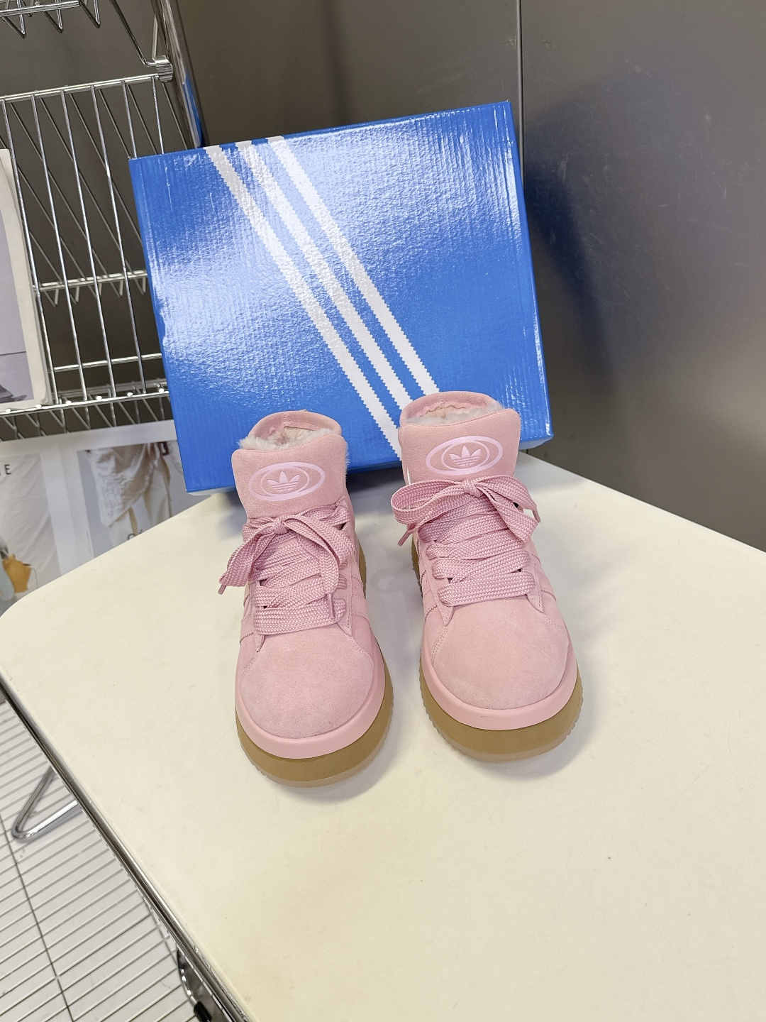 阿迪达斯adidas三叶草秋冬最款新厚底毛毛鞋 雪地靴 超多明星网红种草 正品两双购入开发 秋冬必备毛毛