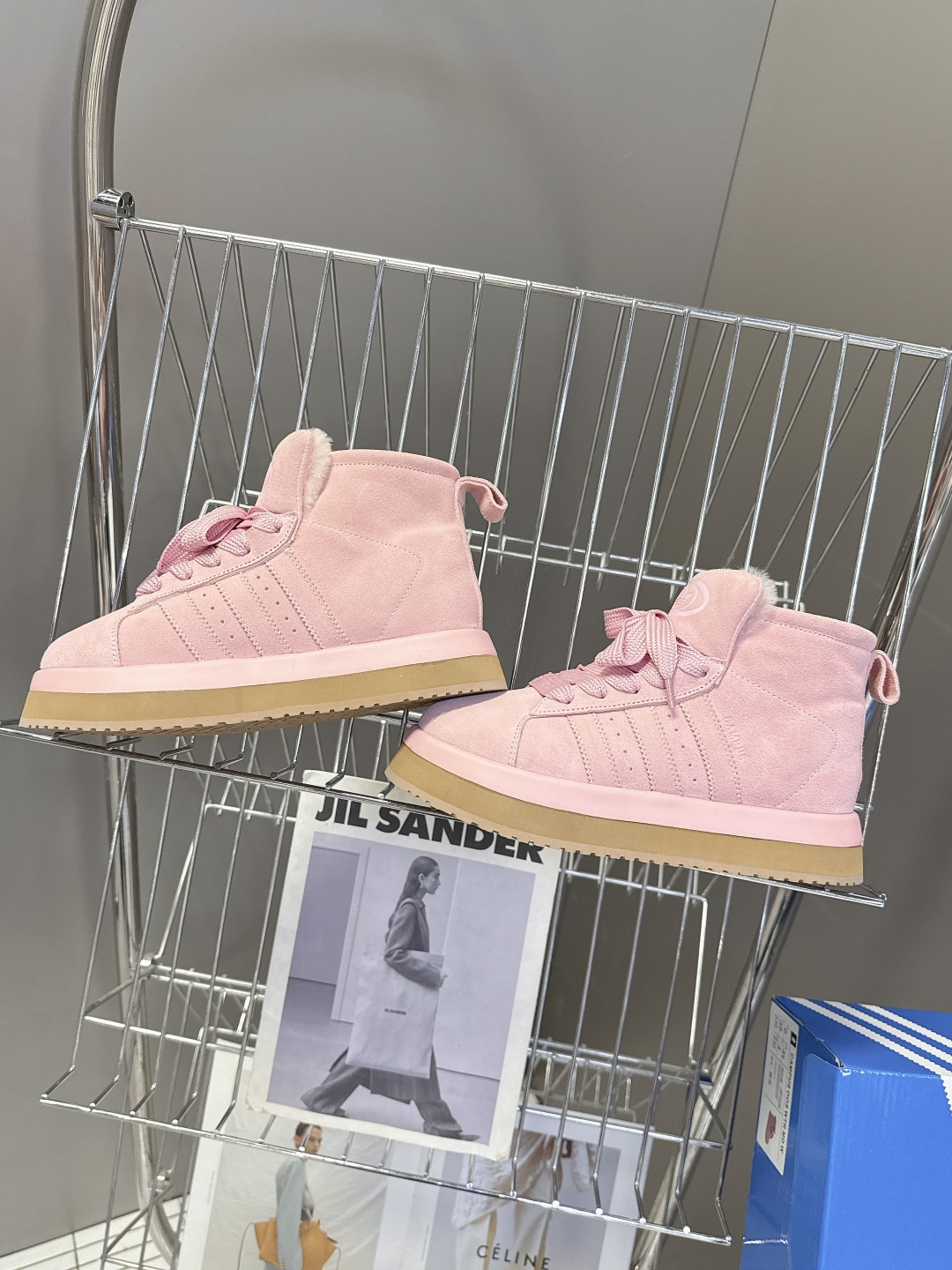 阿迪达斯adidas三叶草秋冬最款新厚底毛毛鞋 雪地靴 超多明星网红种草 正品两双购入开发 秋冬必备毛毛