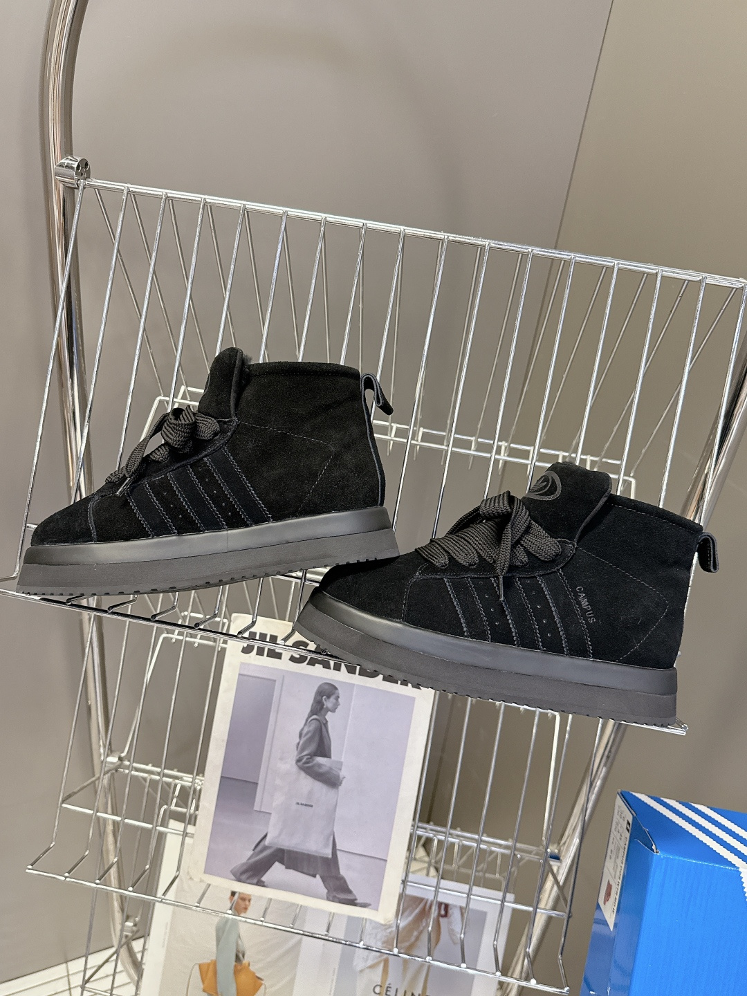 阿迪达斯adidas三叶草秋冬最款新厚底毛毛鞋 雪地靴 超多明星网红种草 正品两双购入开发 秋冬必备毛毛