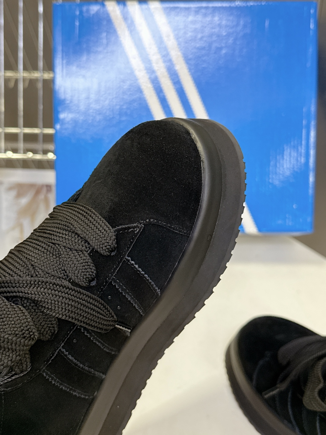 阿迪达斯adidas三叶草秋冬最款新厚底毛毛鞋 雪地靴 超多明星网红种草 正品两双购入开发 秋冬必备毛毛