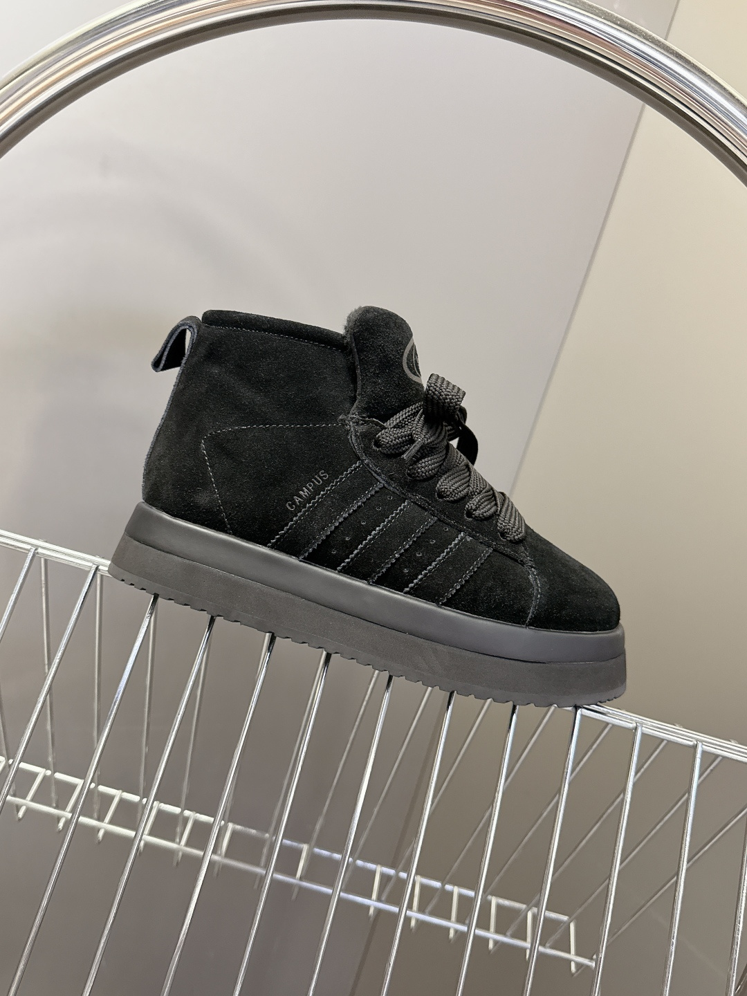 阿迪达斯adidas三叶草秋冬最款新厚底毛毛鞋 雪地靴 超多明星网红种草 正品两双购入开发 秋冬必备毛毛