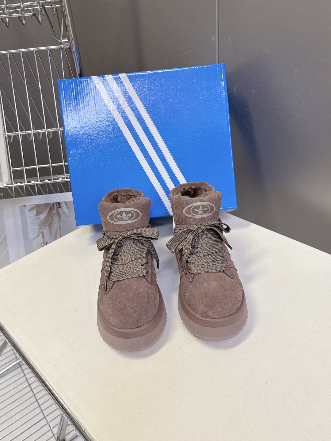 阿迪达斯adidas三叶草秋冬最款新厚底毛毛鞋 雪地靴 超多明星网红种草 正品两双购入开发 秋冬必备毛毛