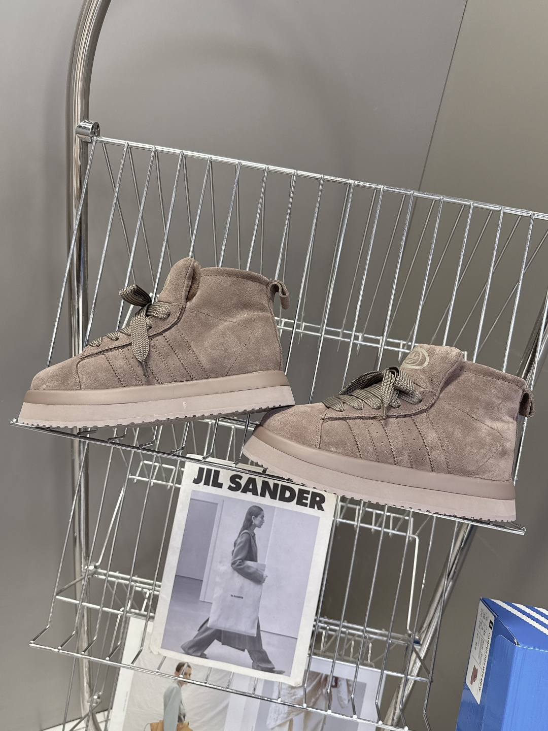 阿迪达斯adidas三叶草秋冬最款新厚底毛毛鞋 雪地靴 超多明星网红种草 正品两双购入开发 秋冬必备毛毛