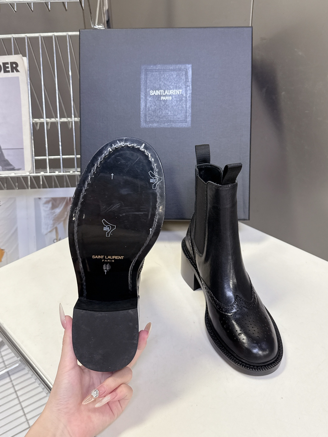 Saint Laurent圣罗兰秋冬最新款布洛克短靴 超多明星时尚博主种草 大小质感与原版完全一致✔️鞋