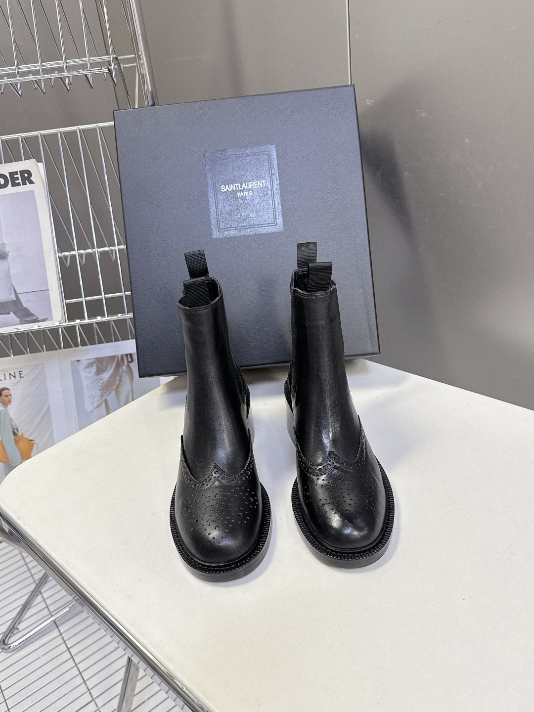 Saint Laurent圣罗兰秋冬最新款布洛克短靴 超多明星时尚博主种草 大小质感与原版完全一致✔️鞋