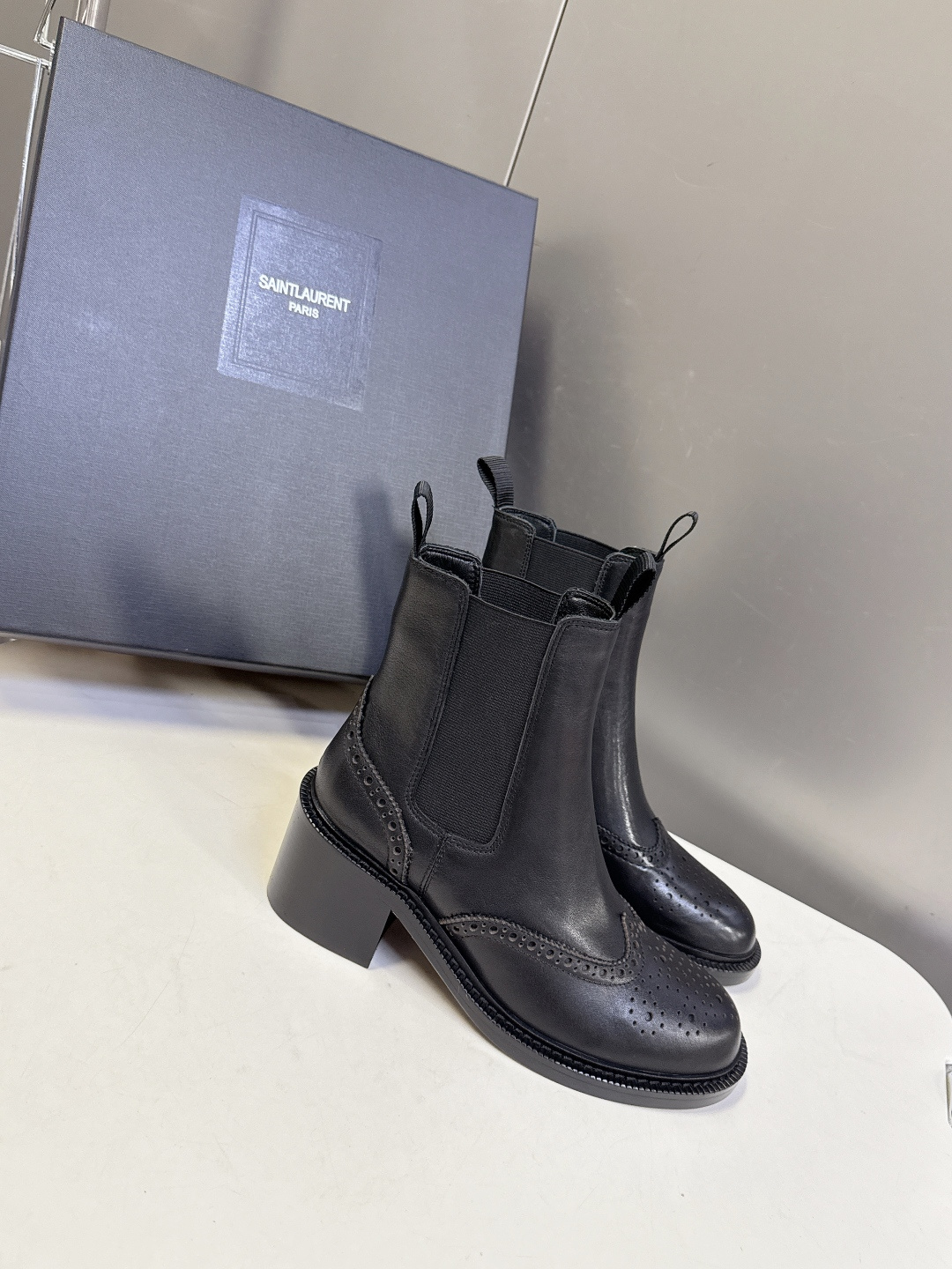 Saint Laurent圣罗兰秋冬最新款布洛克短靴 超多明星时尚博主种草 大小质感与原版完全一致✔️鞋