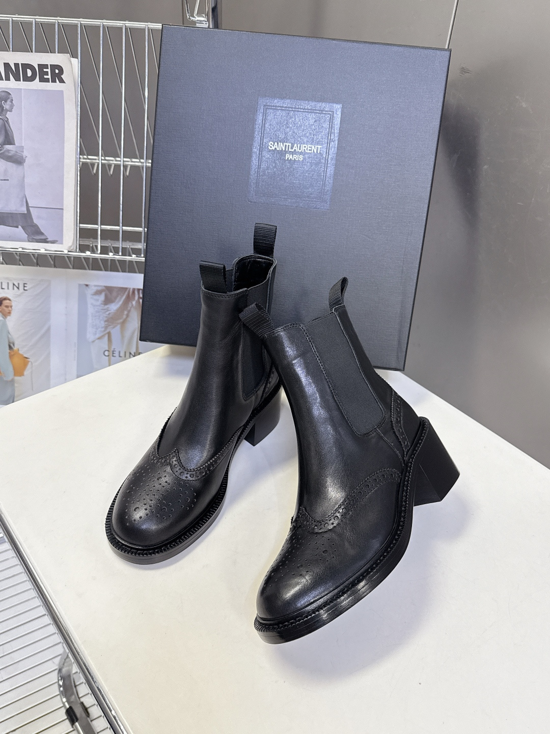 Saint Laurent圣罗兰秋冬最新款布洛克短靴 超多明星时尚博主种草 大小质感与原版完全一致✔️鞋