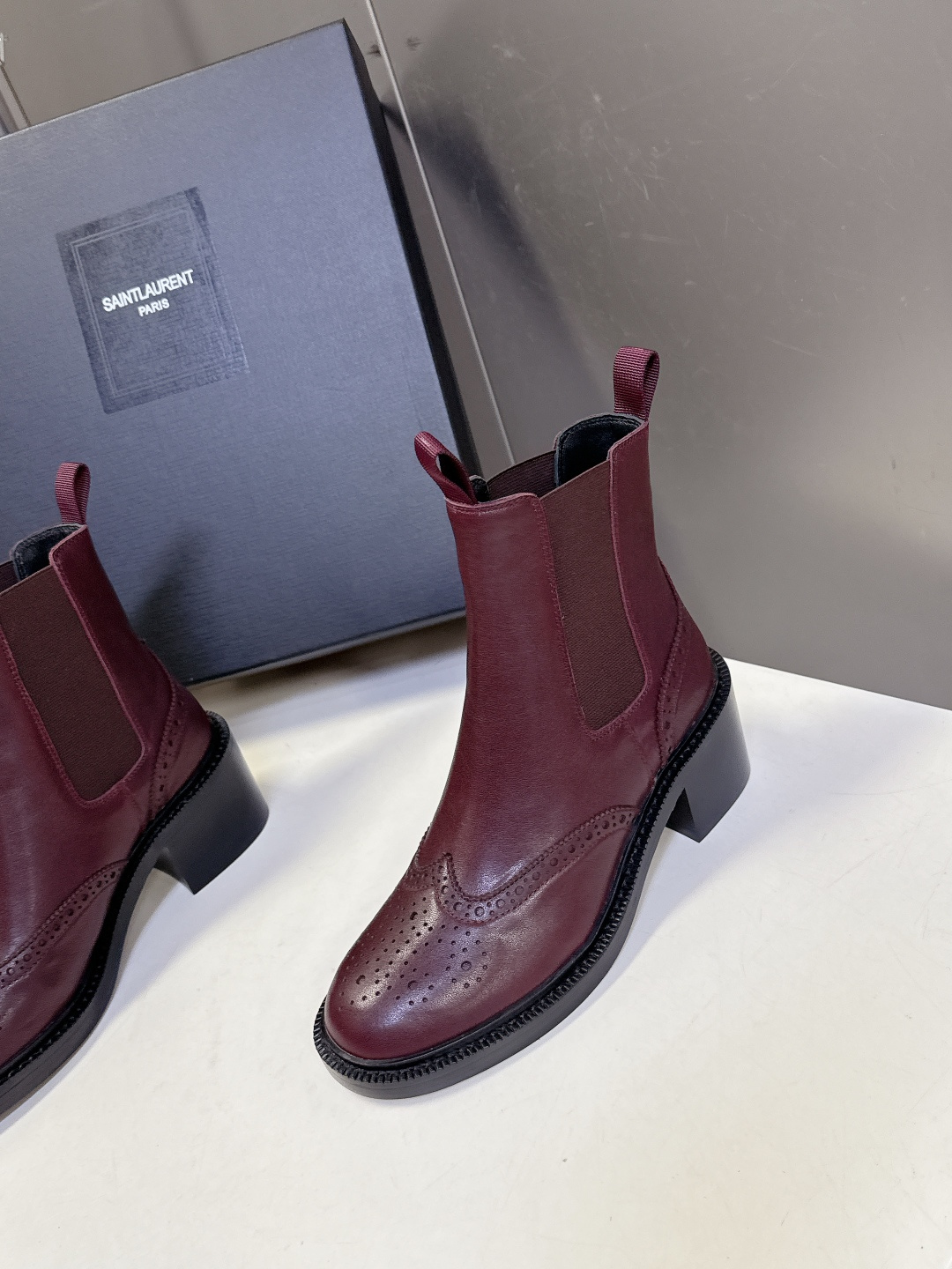 Saint Laurent圣罗兰秋冬最新款布洛克短靴 超多明星时尚博主种草 大小质感与原版完全一致✔️鞋
