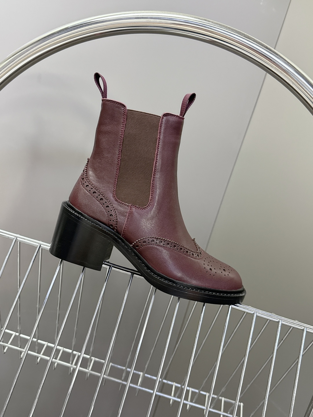 Saint Laurent圣罗兰秋冬最新款布洛克短靴 超多明星时尚博主种草 大小质感与原版完全一致✔️鞋