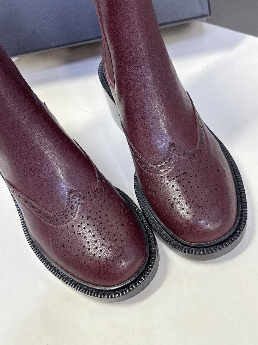 Saint Laurent圣罗兰秋冬最新款布洛克短靴 超多明星时尚博主种草 大小质感与原版完全一致✔️鞋