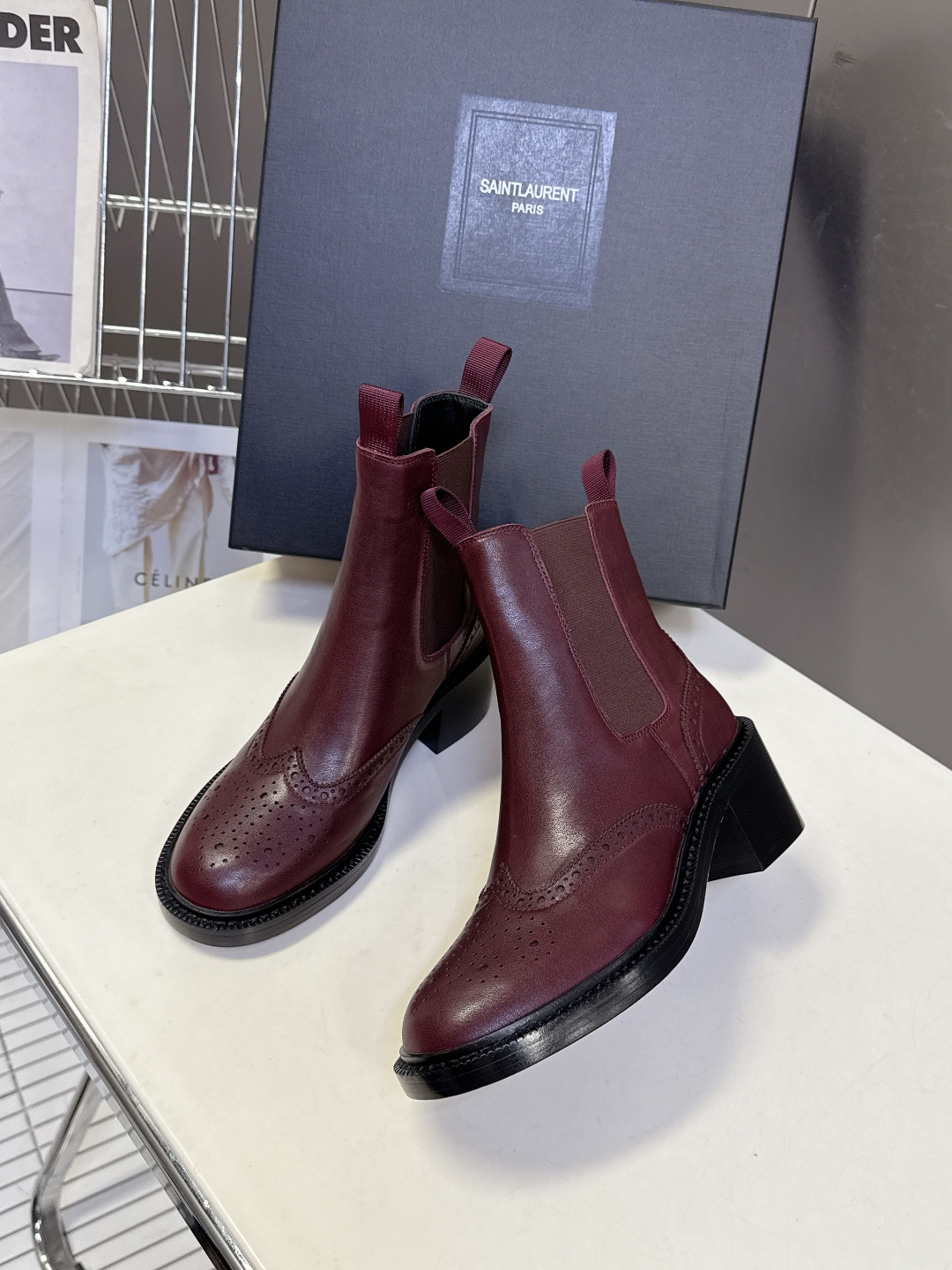Saint Laurent圣罗兰秋冬最新款布洛克短靴 超多明星时尚博主种草 大小质感与原版完全一致✔️鞋
