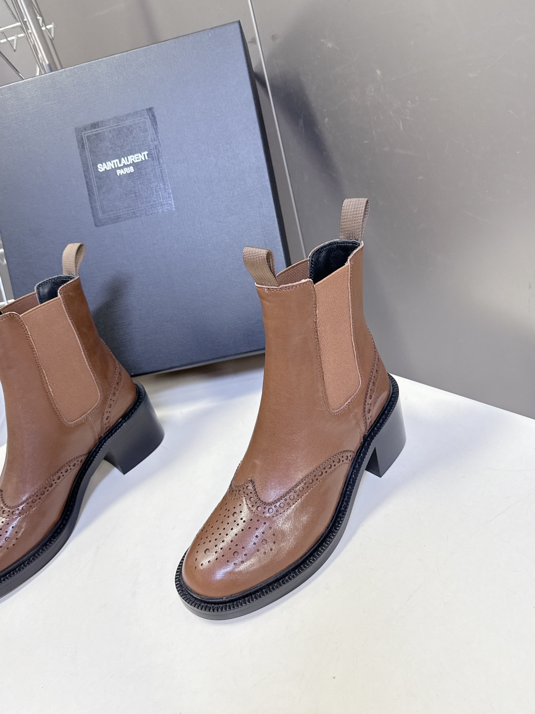 Saint Laurent圣罗兰秋冬最新款布洛克短靴 超多明星时尚博主种草 大小质感与原版完全一致✔️鞋