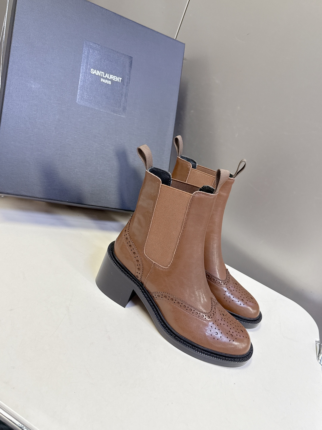 Saint Laurent圣罗兰秋冬最新款布洛克短靴 超多明星时尚博主种草 大小质感与原版完全一致✔️鞋