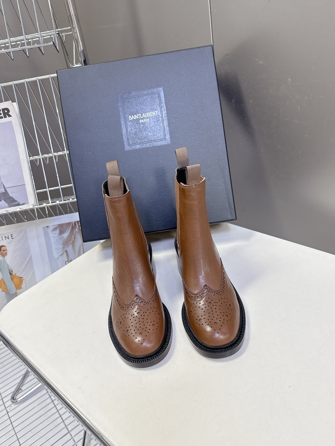 Saint Laurent圣罗兰秋冬最新款布洛克短靴 超多明星时尚博主种草 大小质感与原版完全一致✔️鞋