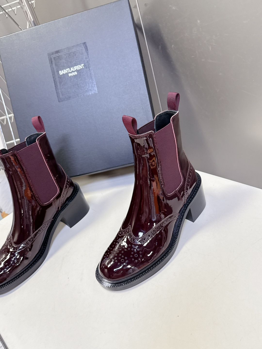 Saint Laurent圣罗兰秋冬最新款布洛克短靴 超多明星时尚博主种草 大小质感与原版完全一致✔️鞋