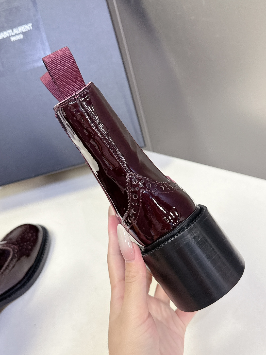 Saint Laurent圣罗兰秋冬最新款布洛克短靴 超多明星时尚博主种草 大小质感与原版完全一致✔️鞋