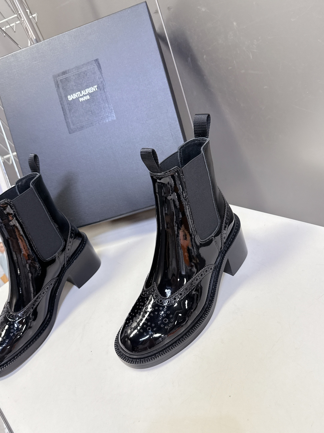 Saint Laurent圣罗兰秋冬最新款布洛克短靴 超多明星时尚博主种草 大小质感与原版完全一致✔️鞋