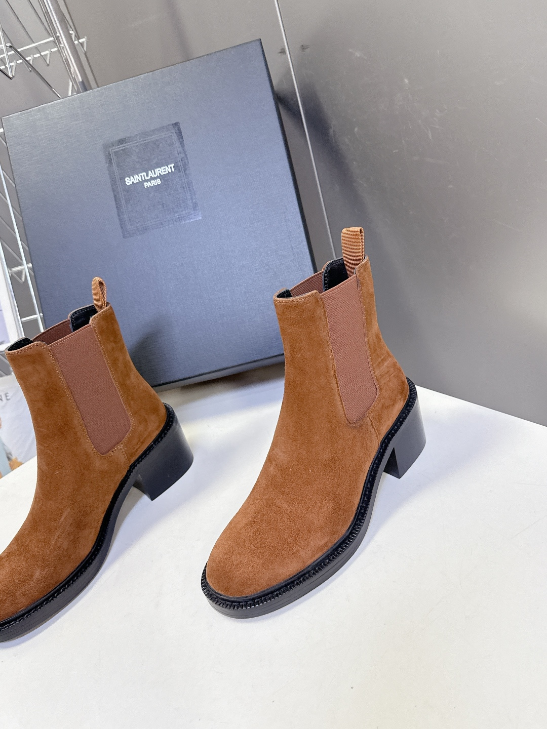 Saint Laurent圣罗兰秋冬最新款布洛克短靴 超多明星时尚博主种草 大小质感与原版完全一致✔️鞋