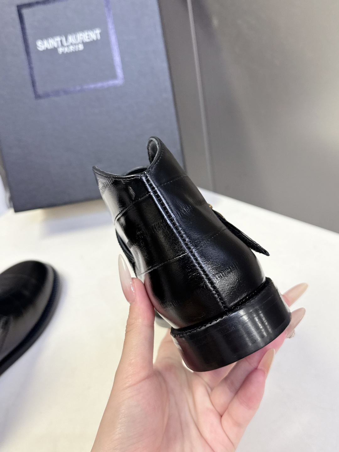 Saint Laurent圣罗兰秋冬最新款短靴 超级超级无敌火爆的一个款这款我们家每个版面的五金扣都要开