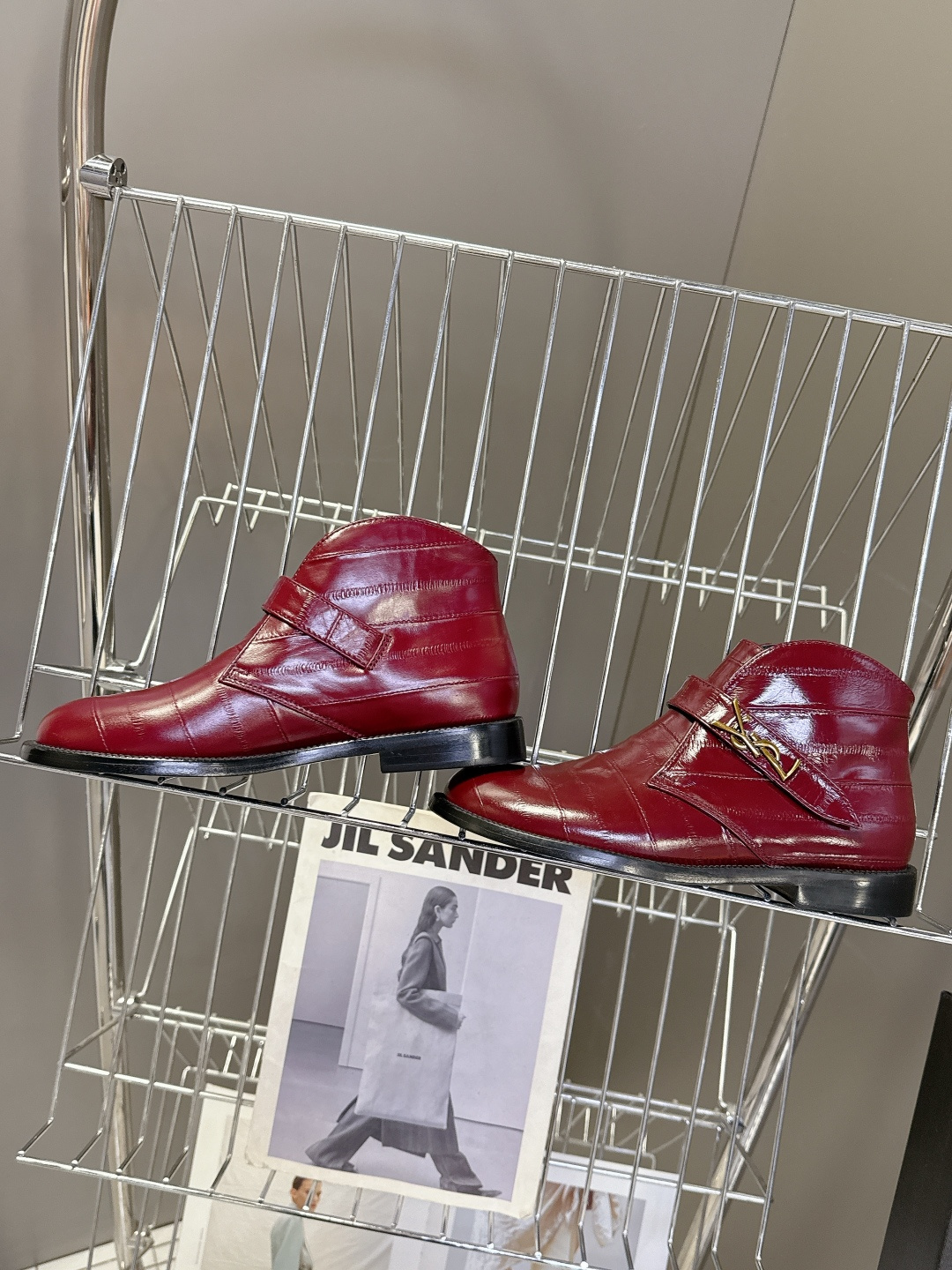 Saint Laurent圣罗兰秋冬最新款短靴 超级超级无敌火爆的一个款这款我们家每个版面的五金扣都要开