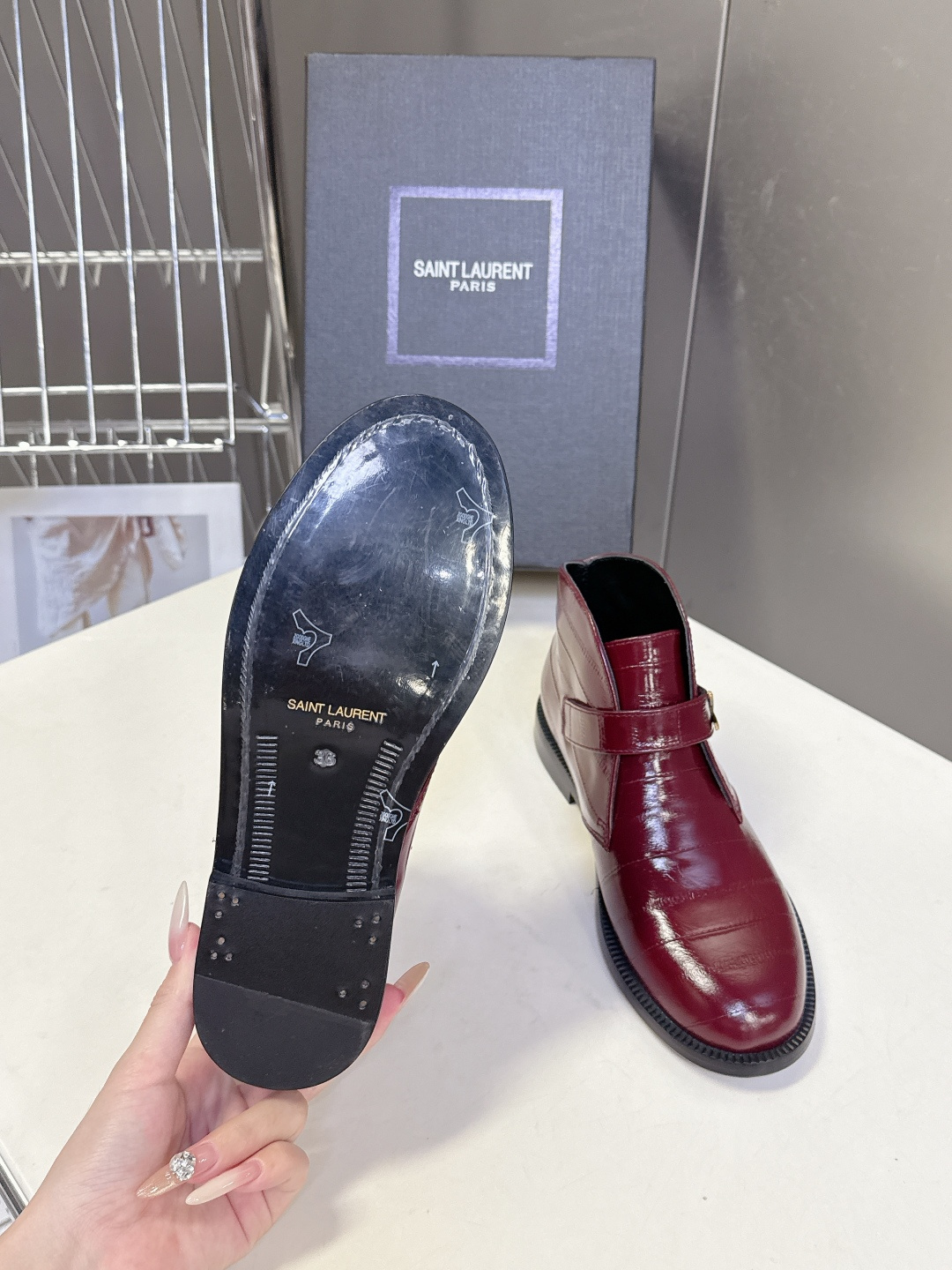 Saint Laurent圣罗兰秋冬最新款短靴 超级超级无敌火爆的一个款这款我们家每个版面的五金扣都要开