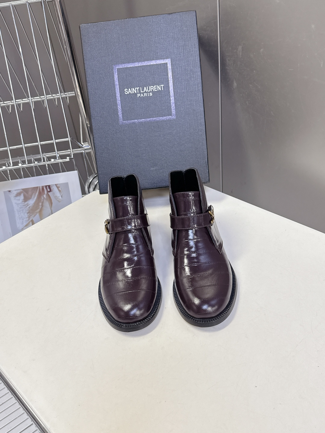 Saint Laurent圣罗兰秋冬最新款短靴 超级超级无敌火爆的一个款这款我们家每个版面的五金扣都要开