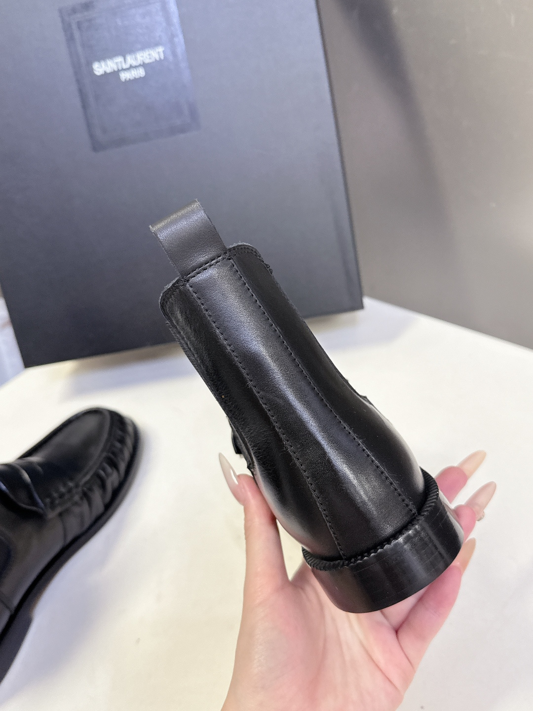 Saint Laurent圣罗兰秋冬最新款短靴 超级超级无敌火爆的一个款这款我们家每个版面的五金扣都要开