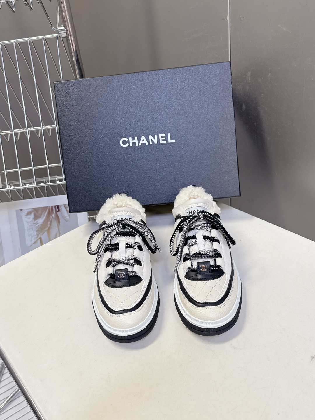 Chanel 香奈儿最新25C休闲毛毛运动鞋 原版模具定制 无敌漂亮又好穿 绝对仙女款 超级舒服，配色高