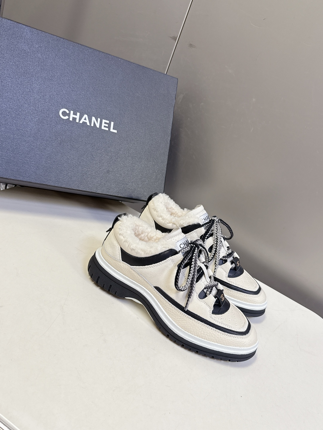 Chanel 香奈儿最新25C休闲毛毛运动鞋 原版模具定制 无敌漂亮又好穿 绝对仙女款 超级舒服，配色高