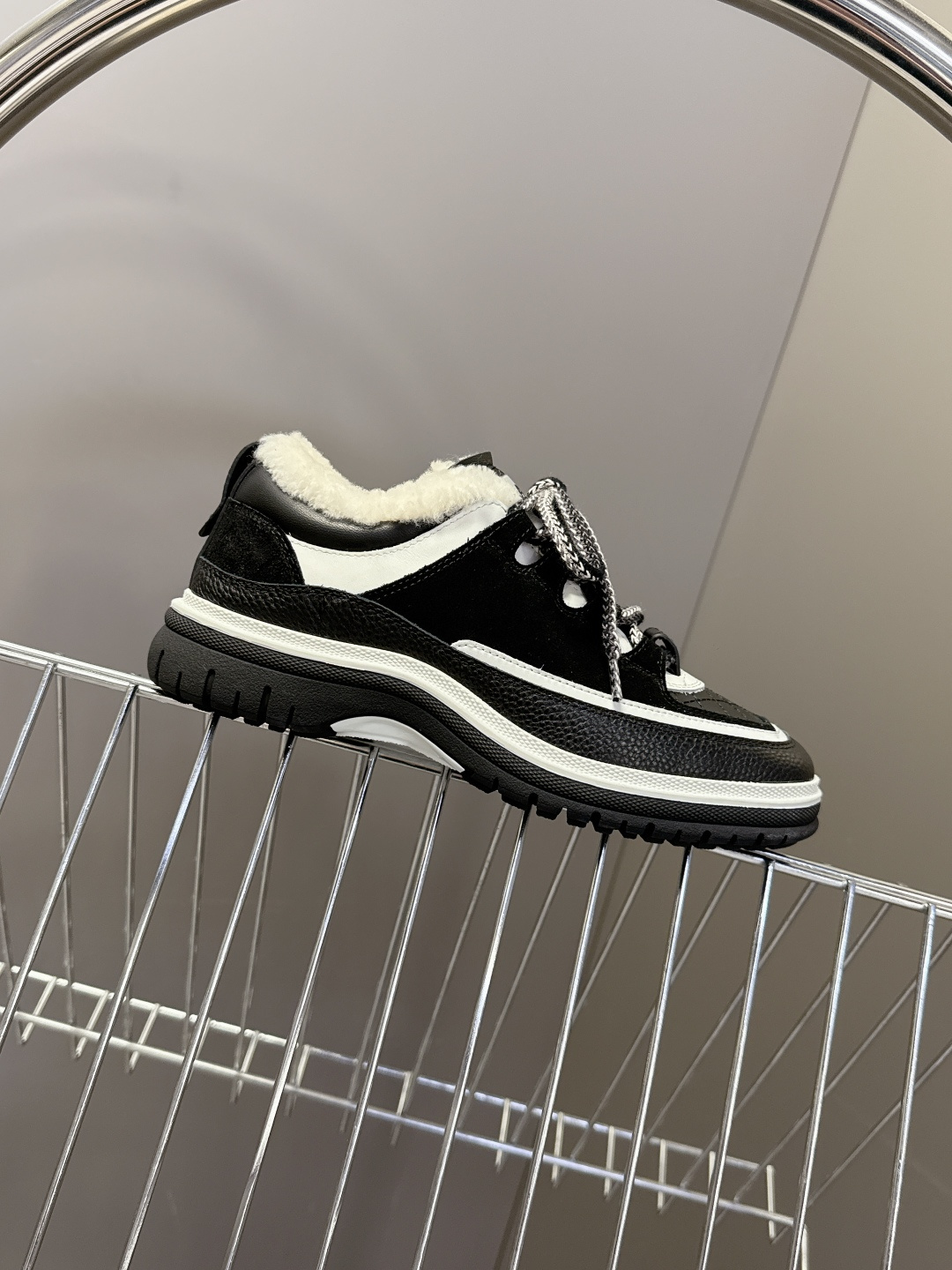 Chanel 香奈儿最新25C休闲毛毛运动鞋 原版模具定制 无敌漂亮又好穿 绝对仙女款 超级舒服，配色高