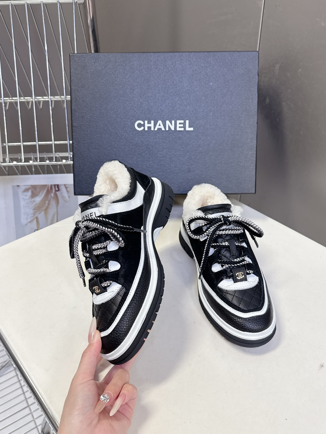 Chanel 香奈儿最新25C休闲毛毛运动鞋 原版模具定制 无敌漂亮又好穿 绝对仙女款 超级舒服，配色高