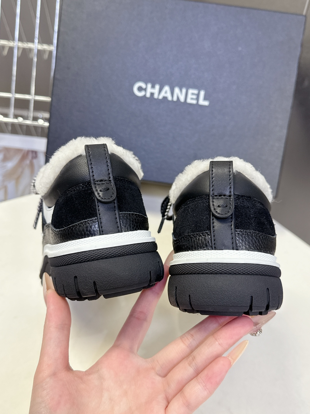 Chanel 香奈儿最新25C休闲毛毛运动鞋 原版模具定制 无敌漂亮又好穿 绝对仙女款 超级舒服，配色高