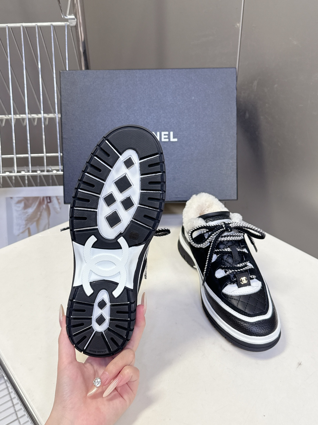 Chanel 香奈儿最新25C休闲毛毛运动鞋 原版模具定制 无敌漂亮又好穿 绝对仙女款 超级舒服，配色高