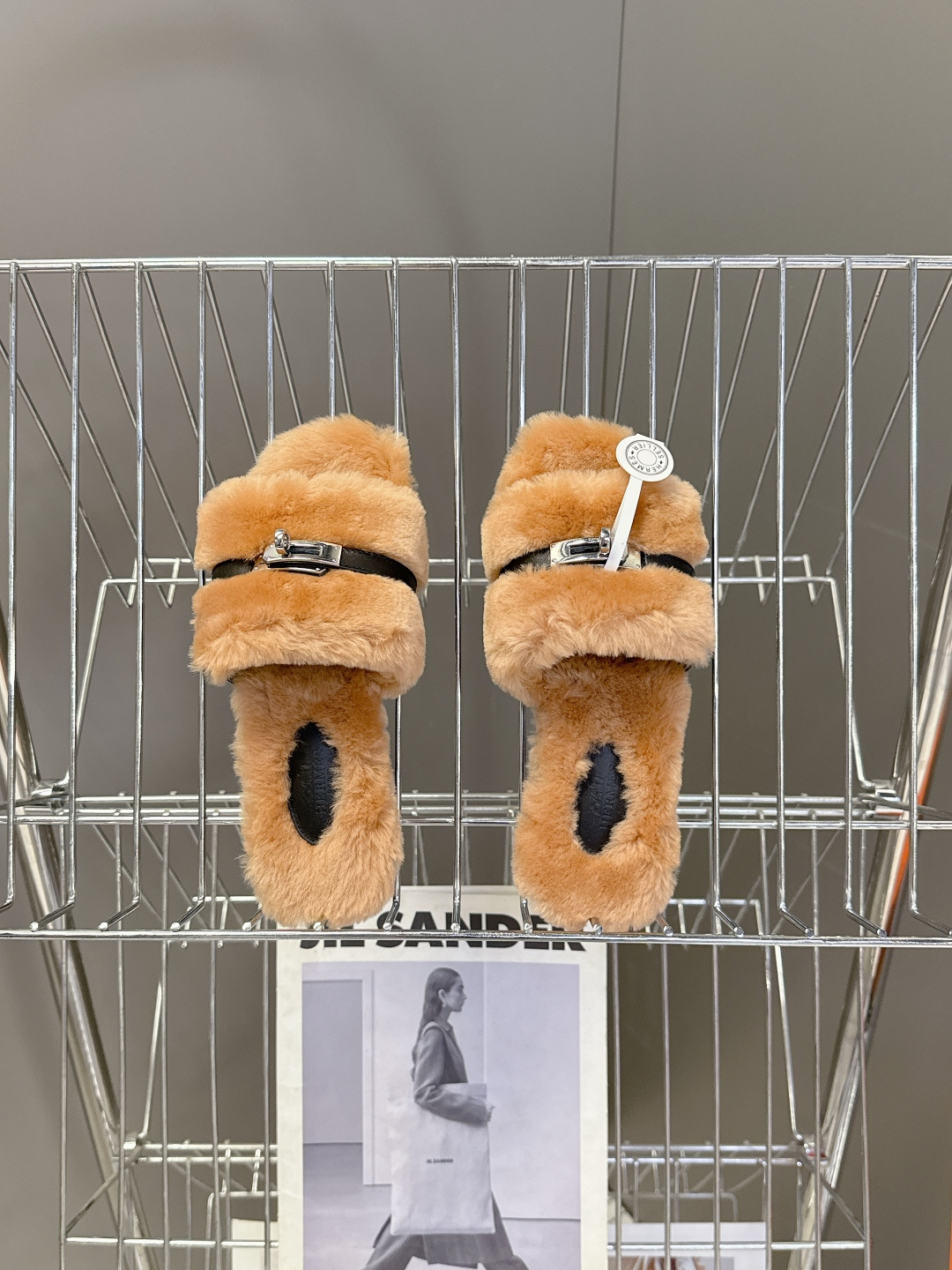 Hermes爱马仕经典kelly扣H拖 高定版本 经典常青树系列单品 面料 ：皮毛一体🐑毛 包中底料 ：