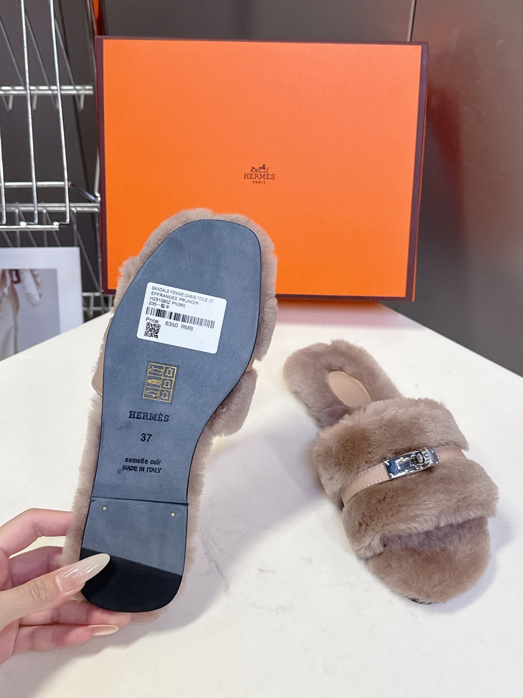 Hermes爱马仕经典kelly扣H拖 高定版本 经典常青树系列单品 面料 ：皮毛一体🐑毛 包中底料 ：